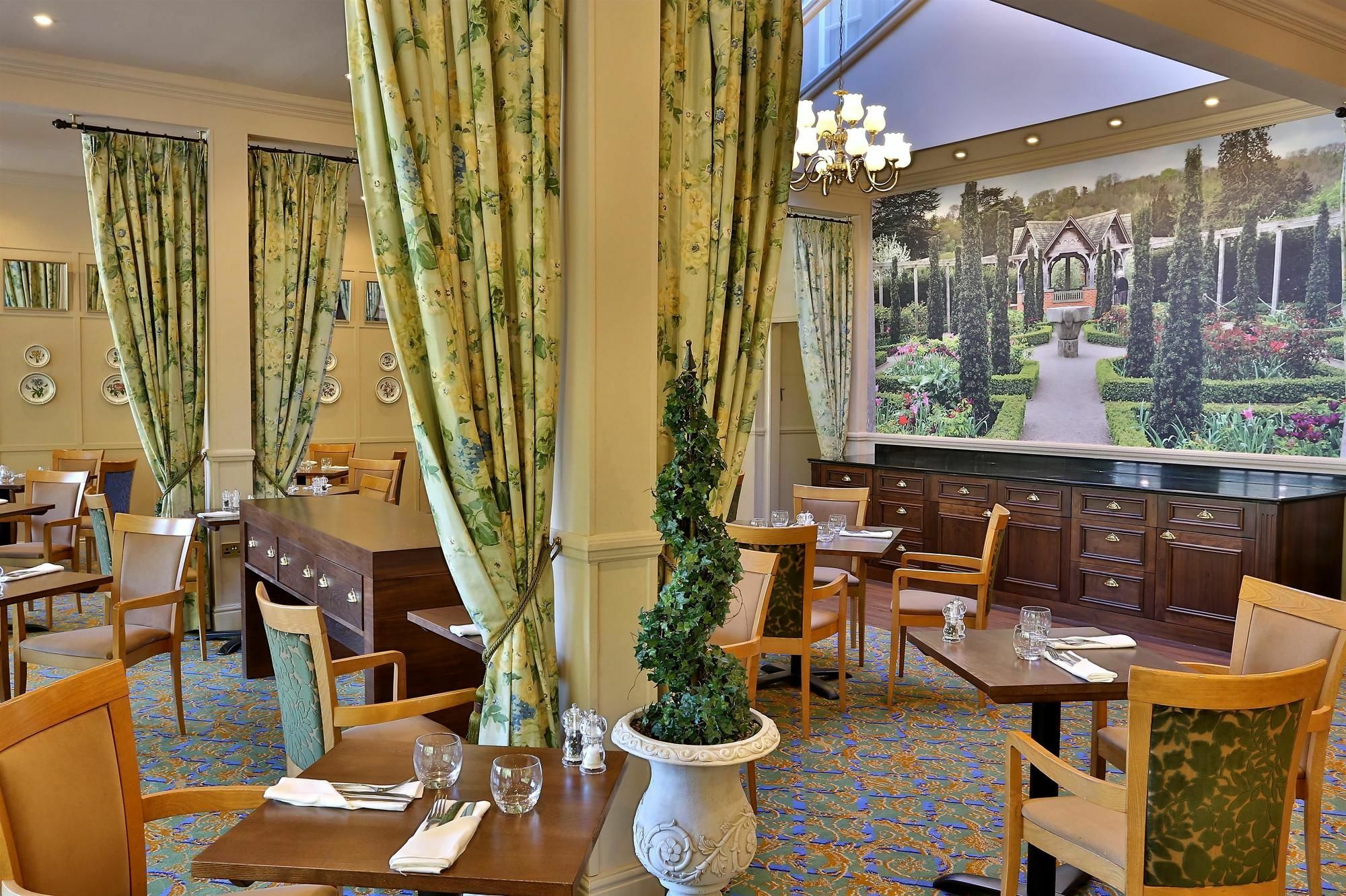 Reigate Manor Hotel Exterior foto